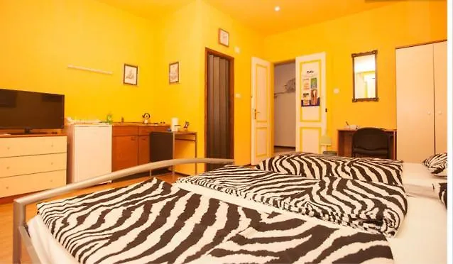 Guest House Zona PUY 0*, Pula
