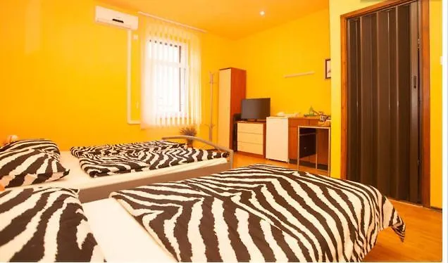 Guest House Zona Πούλα